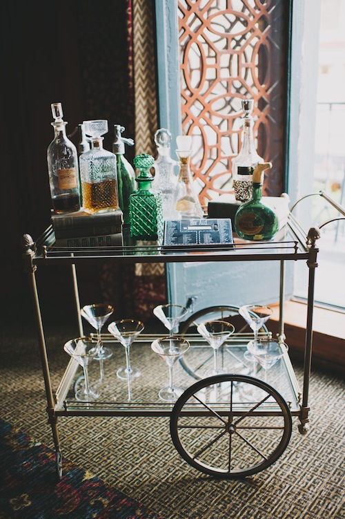 gasby-inspired-wedding-los-angeles-20's-bar-cart-decanter-vintage