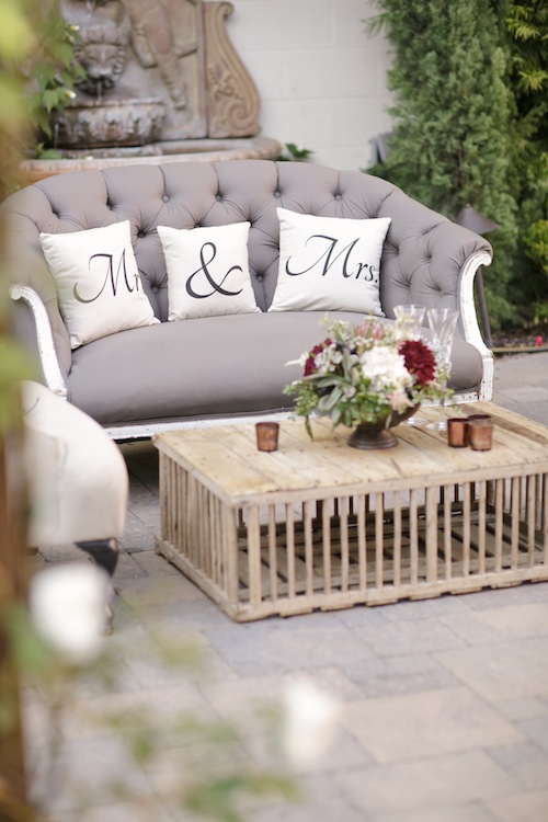 outdoor-wedding-california-vintage-furniture-rental