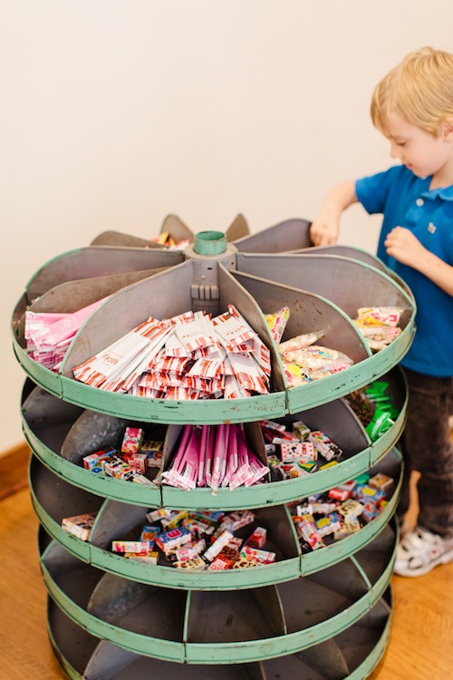 child-birthday-party-candy-bar-favors