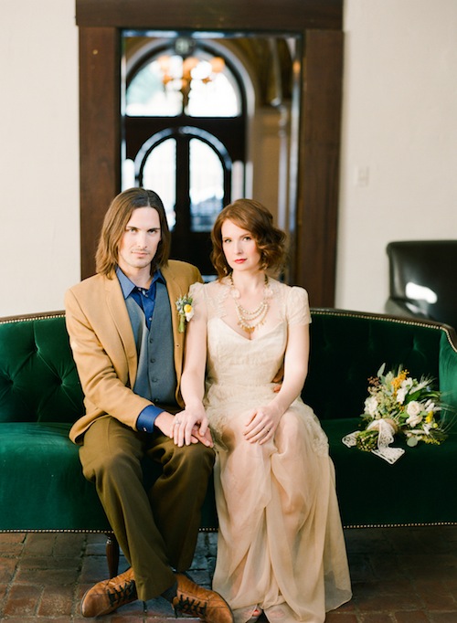 rustic-van-gogh-emerald-couch-wedding-shoot-found-vintage-rentals