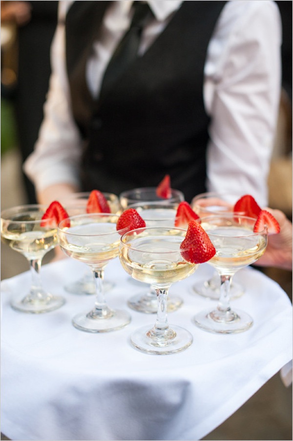 strawberrygarnishedchampagne@weddingchicks-550x827